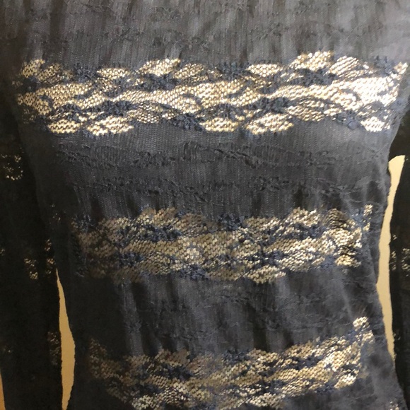 Navy blue lace top - Picture 4 of 4
